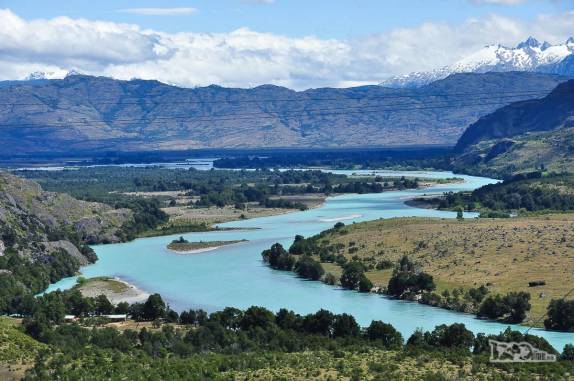 O visual absolutamente maravilhoso, com cara de cartão postal, do rio Baker, região de Cochrane, na Carretera Austral, no sul do Chile